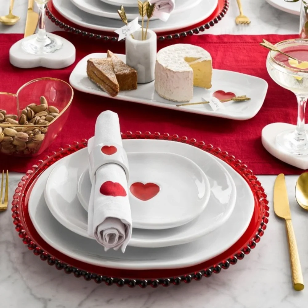 BNWT Williams Sonoma heart set napkin rings